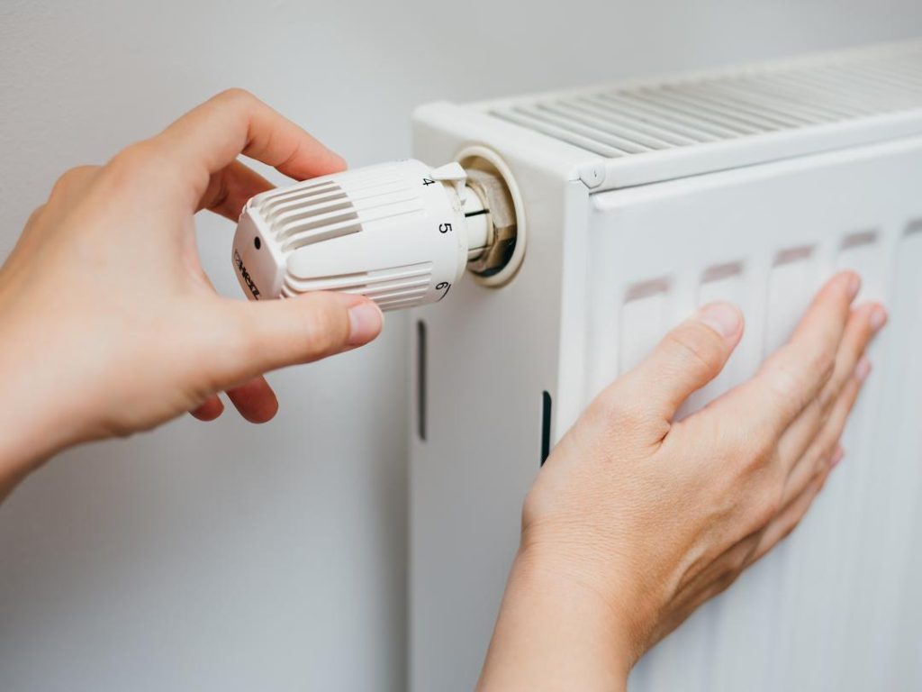 Adjusting The Valve On A Radiator